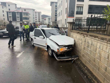 Bingöl’de trafik kazası: 2 yaralı