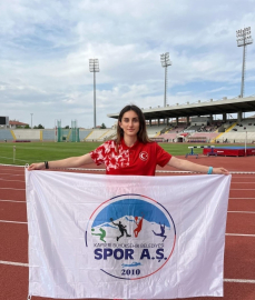 Kayserili sporcu Türkiye rekoru kırarak olimpiyat barajını aştı