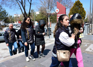 Erzurum’da masaj salonu maskesi altında fuhuş şebekesine darbe