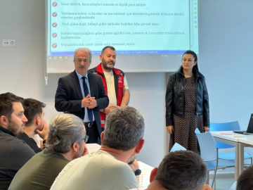 Sinop’ta ambulans sürücülerine güvenli sürüş eğitimi