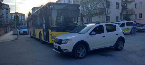 Çorum’da halk otobüsü ile otomobil çarpıştı: 4 yaralı