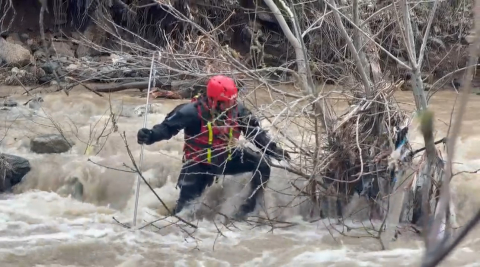 Şemdinli’de dereye düşen çocuğu arama çalışmaları sürüyor