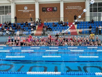 Akçaabat Belediyesi yüzme kursu ilk kursiyerlerini uğurladı