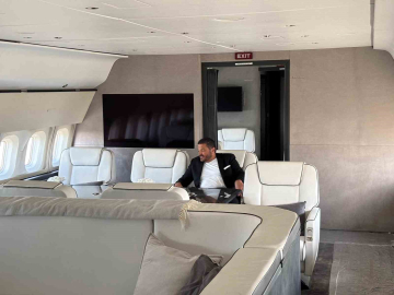 Türk iş insanı Uğur Akkuş Boeing Business Jet aldığını duyurdu