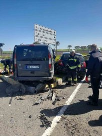 Tekirdağ’da hafif ticari araç ile otomobil çarpıştı: 5 yaralı