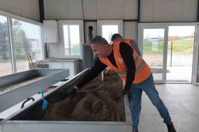 Pazar yerlerinden toplanan organik atıklar gübreye dönüştürülüyor