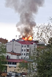 Vakfıkebir’de çatı yangını korkuttu