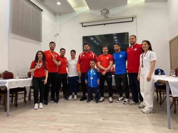 Rıza Kayaalp: "Aktif güreş yapmayan Taha Akgül rekoru kırmaya daha yakın"