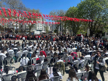 Sinop’ta maarifin kalbinde çocuk: 500 öğrenciden Türk marşları