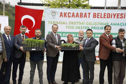 Akçaabat’ta üreticilere 25 bin sebze fidesi dağıtıldı