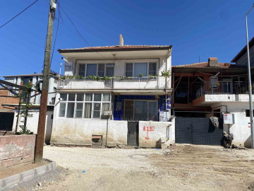 Namaz için uyandı, oğlunu banyoda ölü buldu