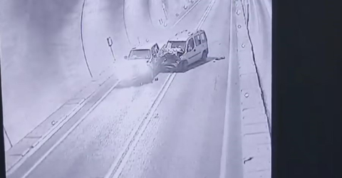 Artvin’de 7 kişinin yaralandığı tünel kazası kamerada