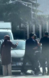 Ankara’da sürücüler arasındaki yol verme tartışması kamerada