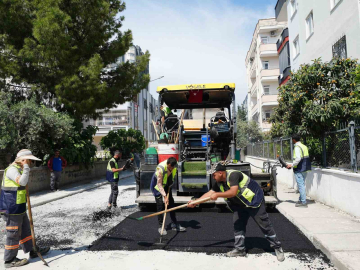 Tarsus’ta yol yenileme çalışmaları hız kesmiyor