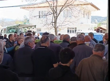 Denetimli serbestlikteki arkadaşı tarafından öldürülen gurbetçi son yolculuğuna uğurlandı