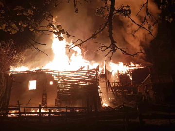 Sinop’ta yangın: 2 katlı ev, ahır, ambar kül oldu