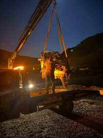 Mardin’de uçuruma devrilen hafif ticari aracın sürücüsü yaralandı