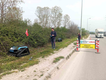 Zorlu araziler "çalı canavarı" ile temizleniyor