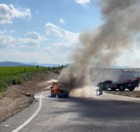 Ankara’da seyir halindeki araçta yangın çıktı