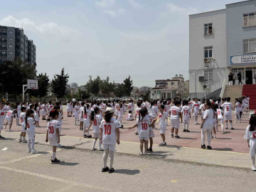 Yüzlerce öğrenciden Arda Güler’e "10 numara" davet