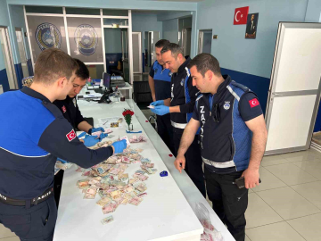 Dilencinin üzerinden çıkan para şaşırttı