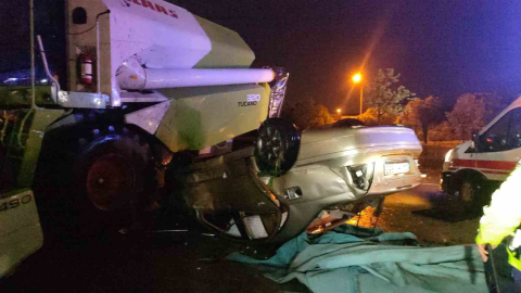 Tekirdağ’da taklalar atan otomobilin fuar alanına uçtuğu kaza kamerada