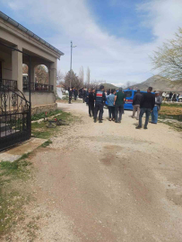 4 çocuk annesi eşini öldürüp intihar etti