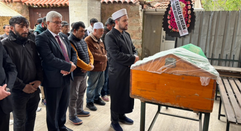 Tüfekle vurularak hayatını kaybeden 14 yaşındaki Gizem Özdemir son yolculuğuna uğurlandı