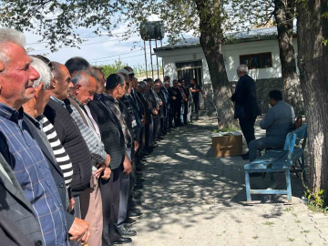 Iğdır’da arkadaşının elindeki silahın patlaması sonucu ölen çocuk toprağa verildi