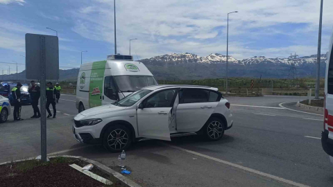 Konya’da otomobil ile kamyonet çarpıştı: 4 yaralı