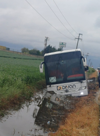 Edirne’ye 1 Mayıs kutlamalarına giden işçileri taşıyan otobüs kaza yaptı: 1 yaralı