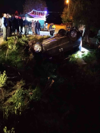 Kastamonu’da köpeğe çarpan otomobil kanala uçtu: 2 yaralı