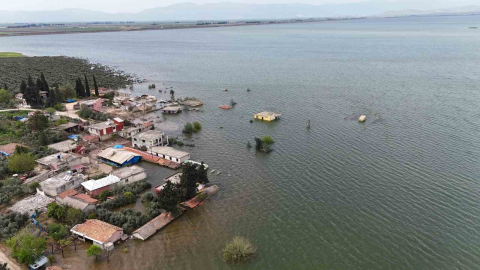 Baraj sınırları içerisindeki köyler aşırı yağışlarla sular içerisinde kaldı