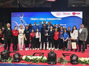 Afyonkarahisar’lı sporcular Kars’ta ki güreş şampiyonasından madalyalarla döndü