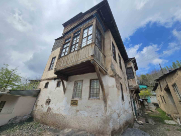 Elazığ’da 450 yıllık konak geçmişin izlerini taşıyor