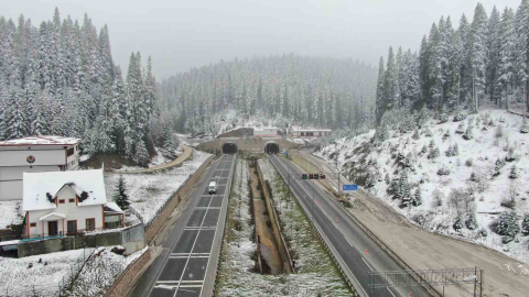 Ilgaz Dağı mayıs ayında beyaza büründü