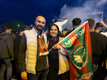 Iğdır sokaklarında Amed Sportif Faaliyetler taraftarından Süper Lig sevinci