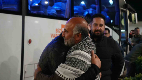 İsrail’in alıkoyduğu Sumud Filosu aktivistleri İstanbul’a getirildi