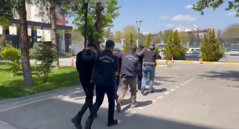 Batman’da silah operasyonu: 13 tabanca ele geçirildi