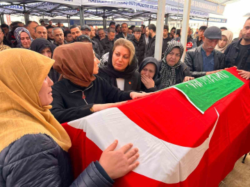 11 yaşındaki Almina’nın son yolculuğunda annenin ağıtları yürek yaktı