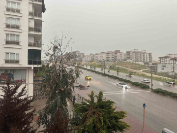 Gaziantep’te sağanak yağış ve dolu hayatı felç etti