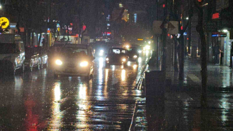 Elazığ’da sağanak yağış etkisini sürdürüyor