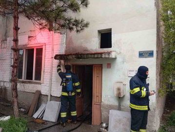 Evde çıkan yangında dumandan etkilenen 98 yaşındaki kadın hayatını kaybetti