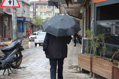 Elazığ’da sağanak etkisini göstermeye başladı