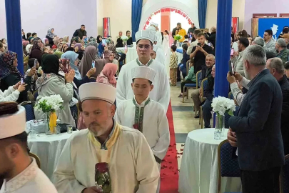 Kornalar hafızlar için çaldı: Anamur’da 15 öğrenciye icazet
