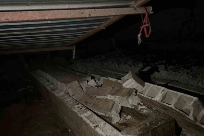 Viranşehir’de dev hortum kamerada: Ev ve ahırlar harabeye döndü
