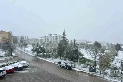 Eskişehir’in bazı ilçeleri güne beyaz örtüyle uyandı
