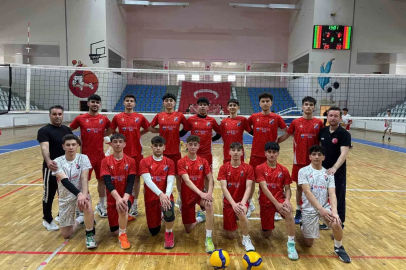 Aşkale’nin gururu oldular, Erzurum GSK yıldız voleybol takımı Türkiye finallerinde
