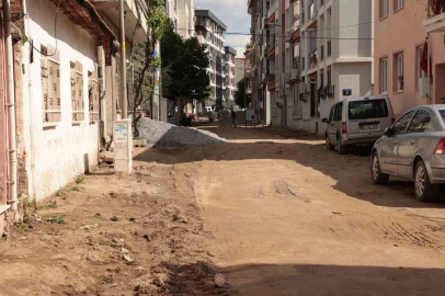 İncirliova’da yol çalışmaları Zafer Mahallesi’nde devam ediyor
