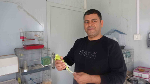 Doğadan yakaladığı kuşla başlayan merakını 30 yıldır sürdürüyor